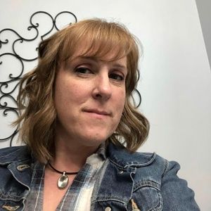 Meet your Posher, Laurie
